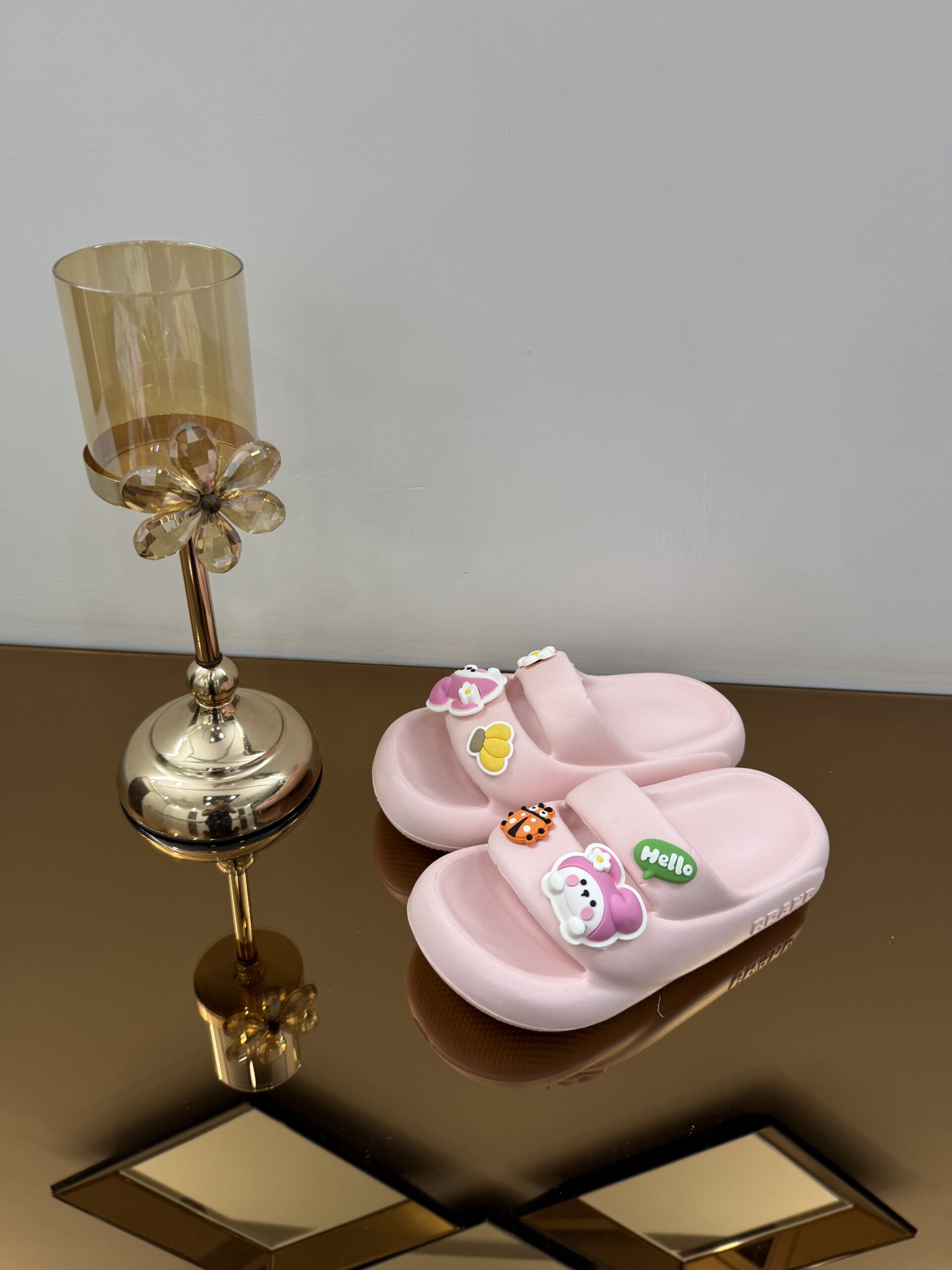 Dreamy Daisy pink slides